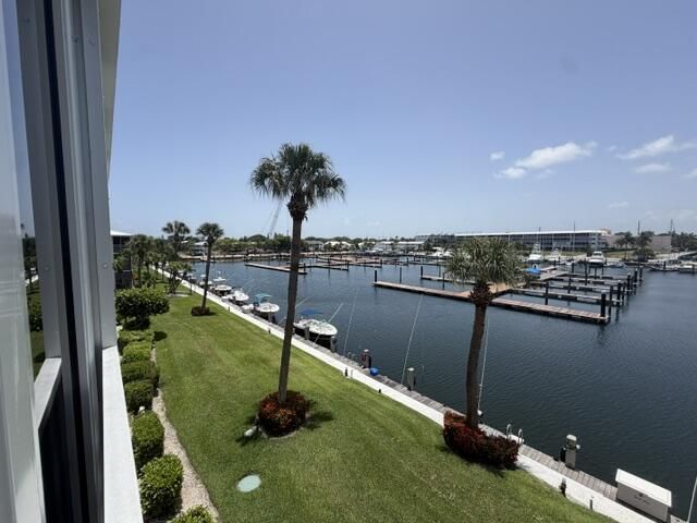 29 Yacht Club Drive, Unit 306, North Palm Beach, FL 33408 Photo