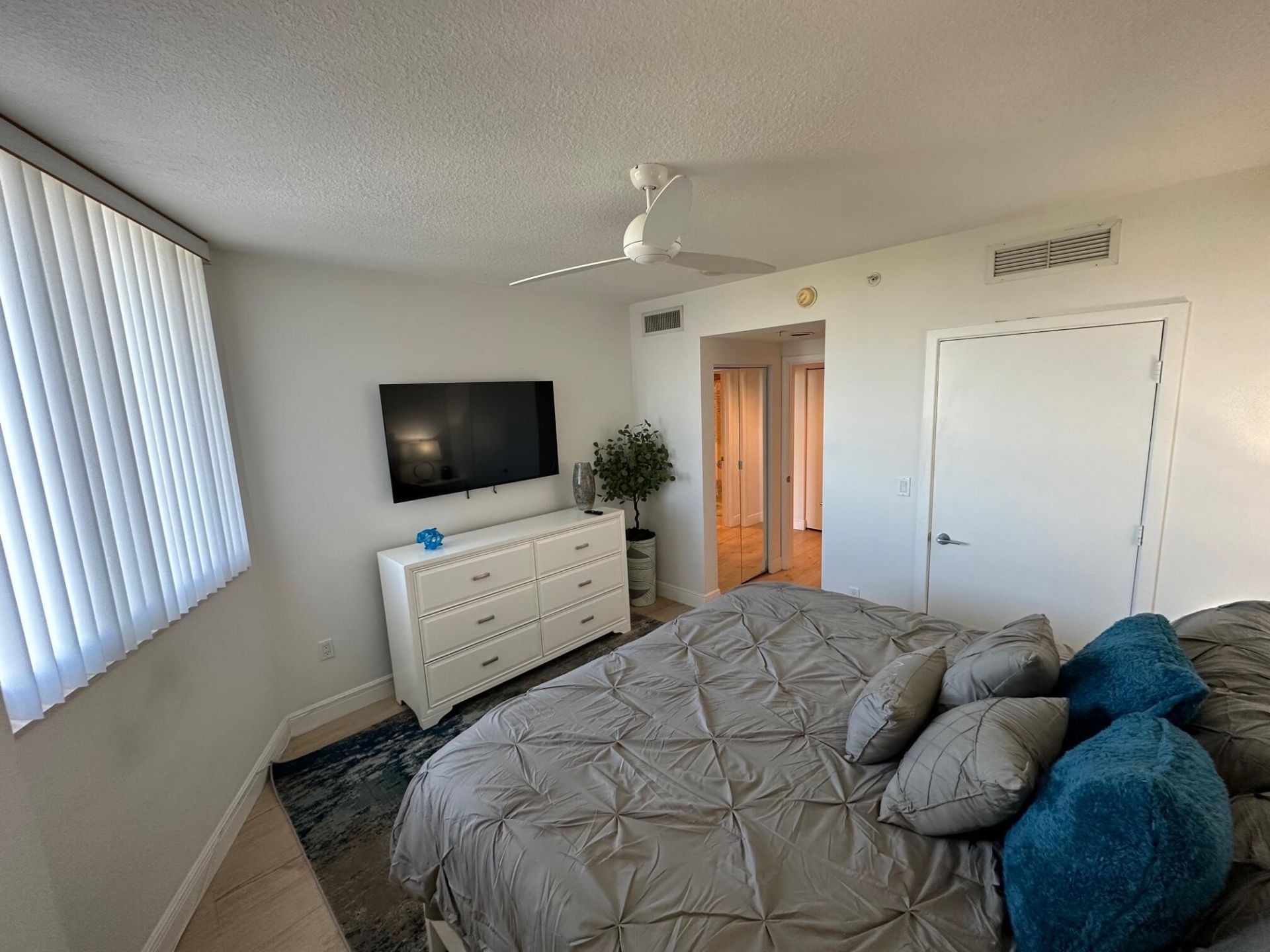 1551 N Flagler Drive, Unit 708, West Palm Beach, FL 33401 Photo