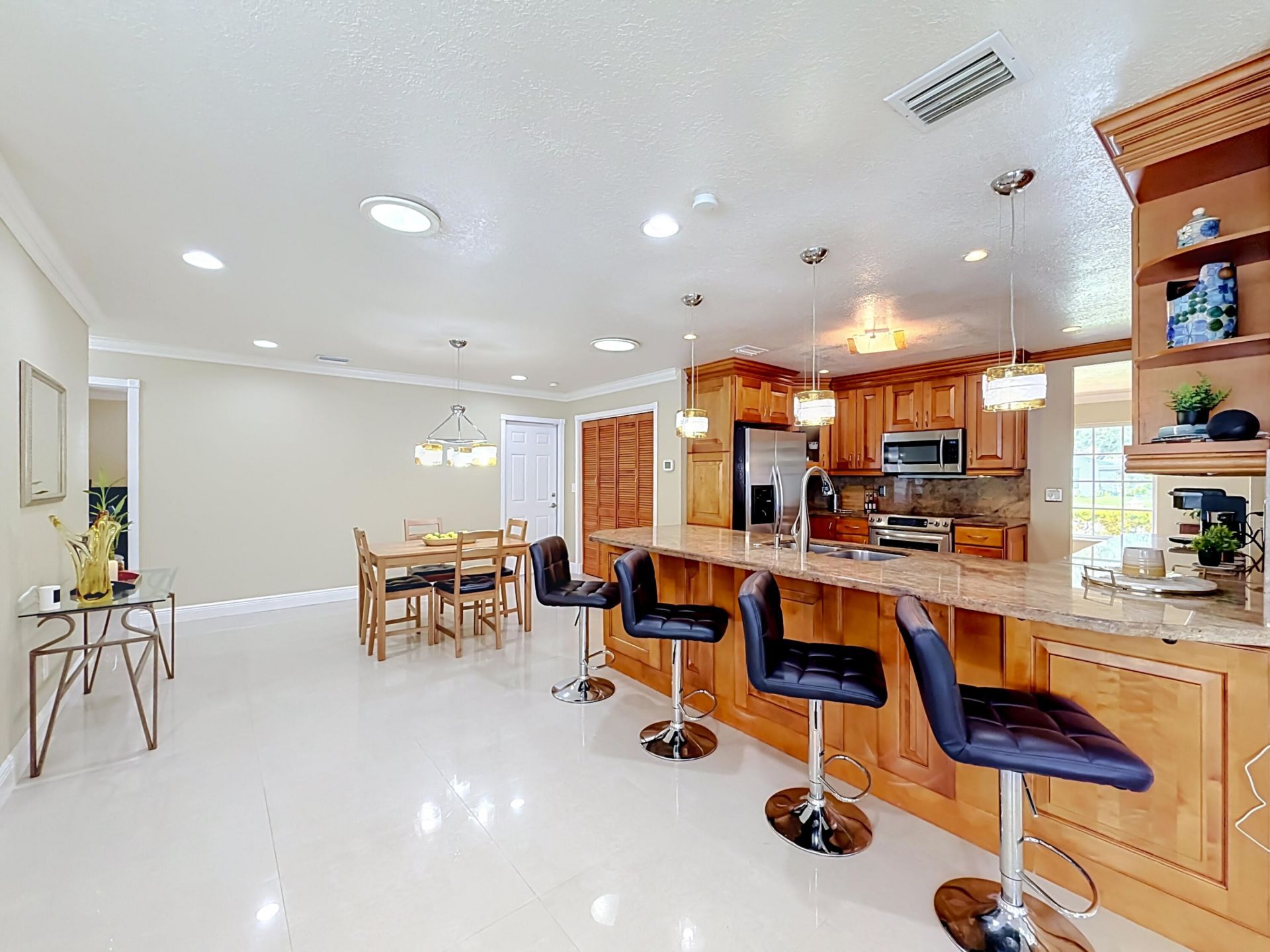 851 E Plantation Circle, Plantation, FL 33324 Photo