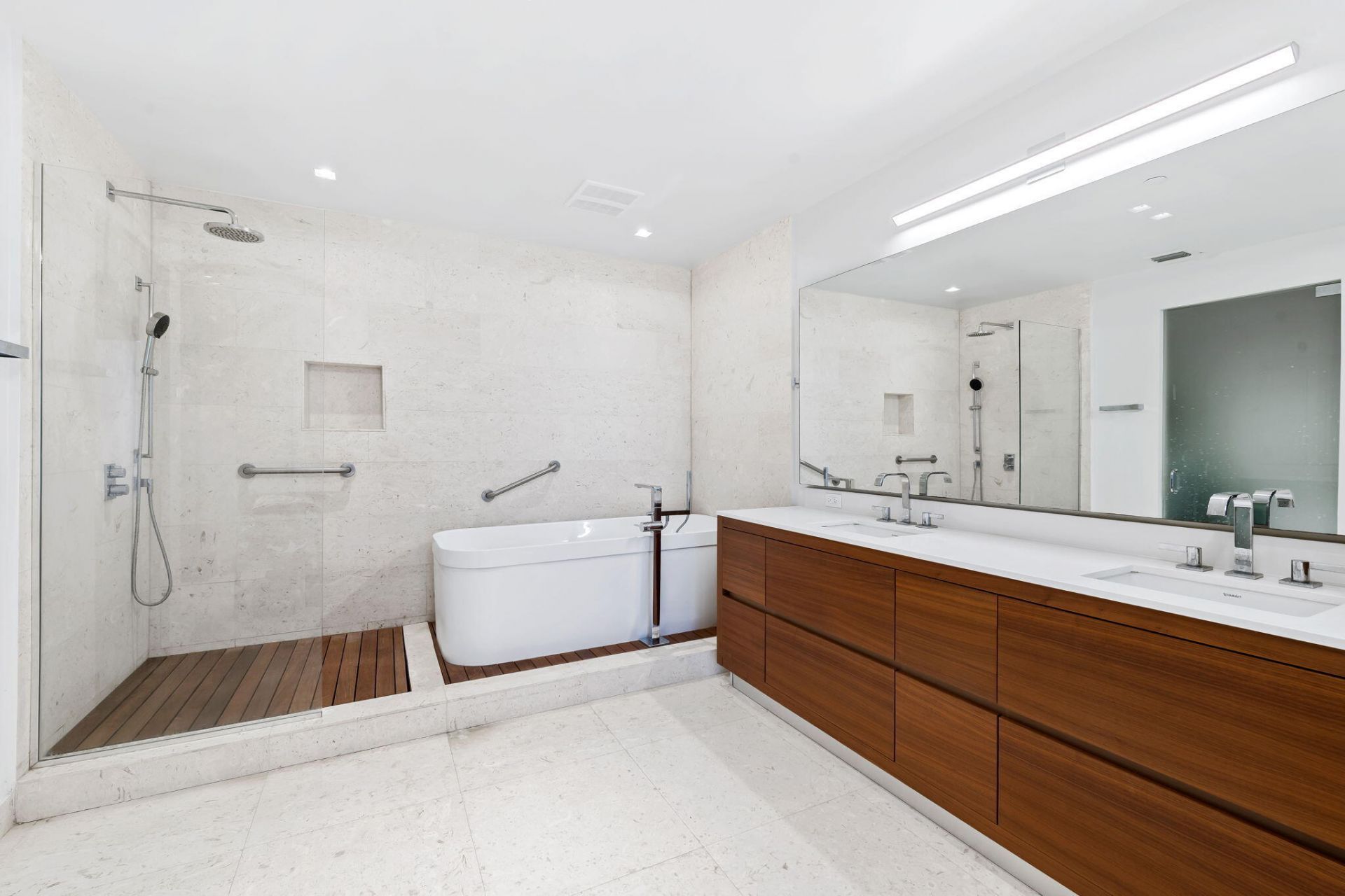 3581 E Glencoe Street, Unit 408, Miami, FL 33133 Photo