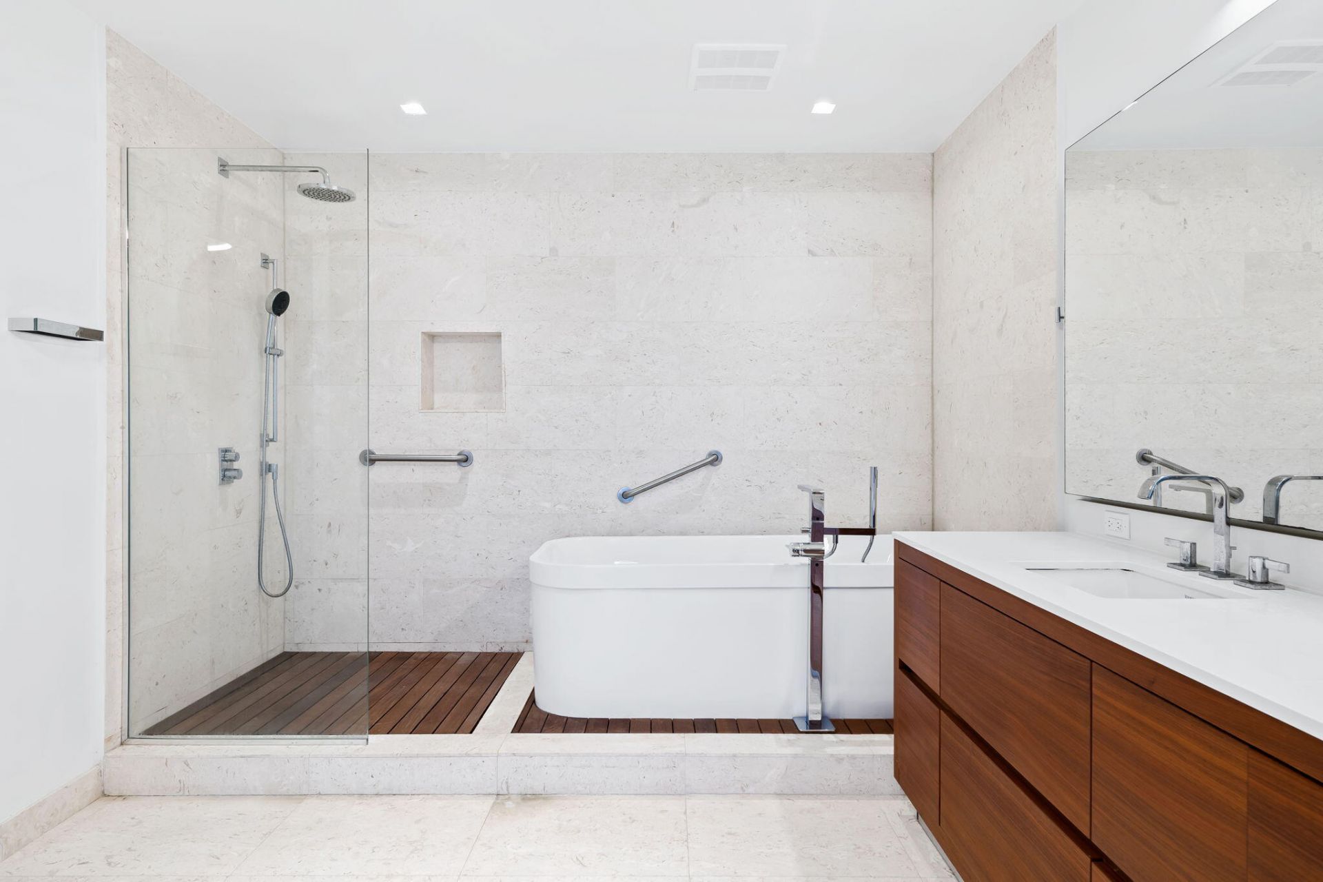 3581 E Glencoe Street, Unit 408, Miami, FL 33133 Photo