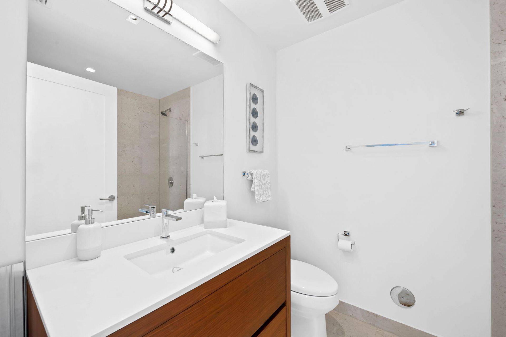 3581 E Glencoe Street, Unit 408, Miami, FL 33133 Photo
