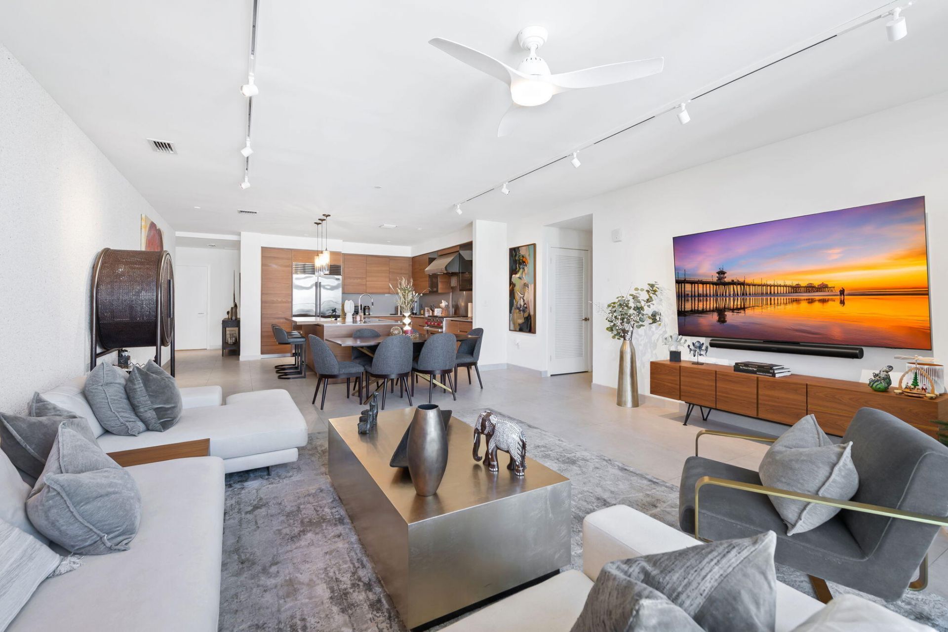 3581 E Glencoe Street, Unit 408, Miami, FL 33133 Photo