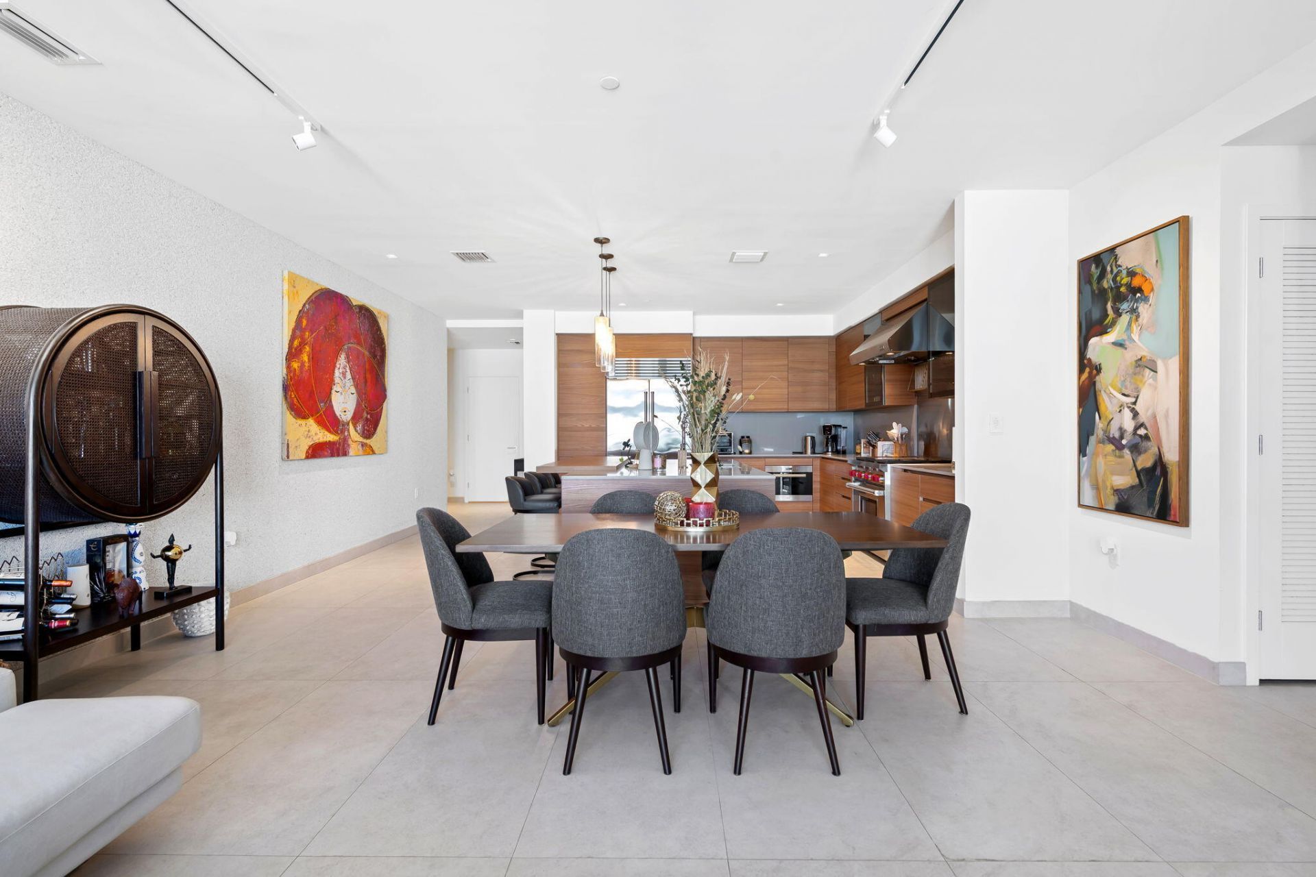 3581 E Glencoe Street, Unit 408, Miami, FL 33133 Photo