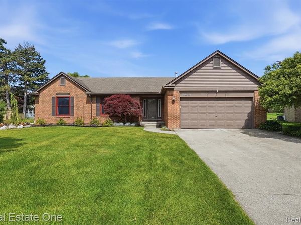 24889 Sutherland Drive, Novi, MI 48374