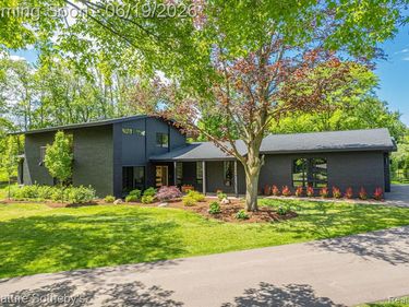 4340 Charing Cross Road, Bloomfield Hills, MI 48304