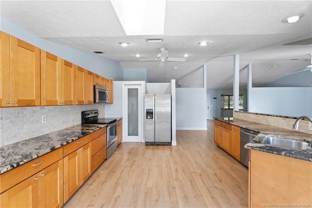 507 NE Silver Oak Terrace, Jensen Beach, FL 34957 Photo