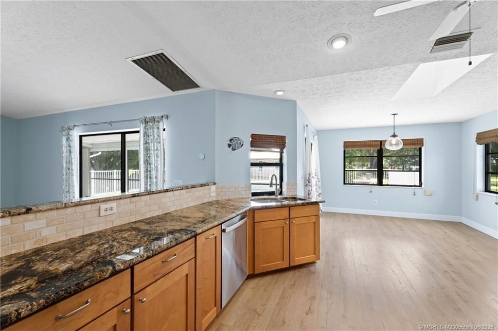 507 NE Silver Oak Terrace, Jensen Beach, FL 34957 Photo