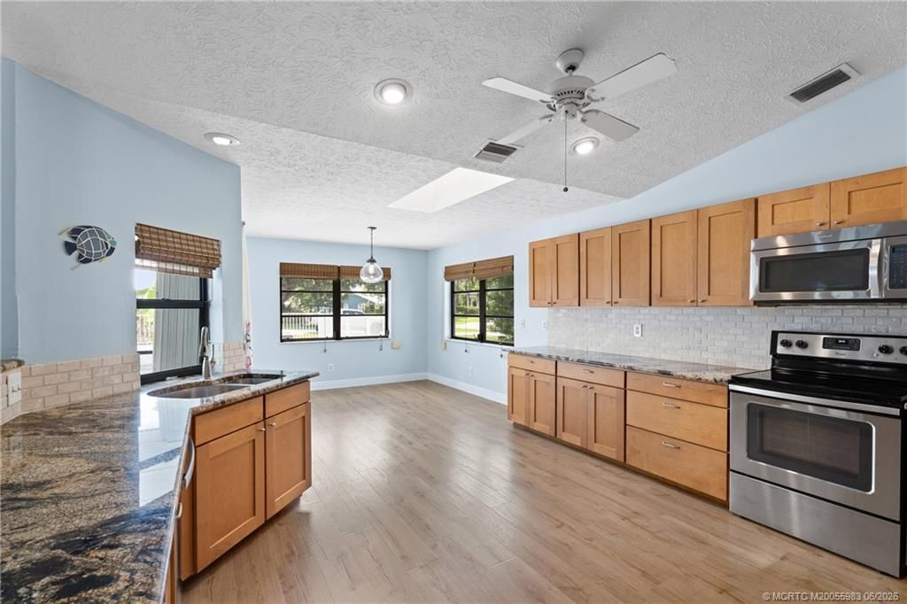 507 NE Silver Oak Terrace, Jensen Beach, FL 34957 Photo