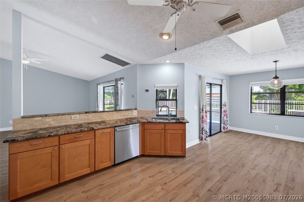 507 NE Silver Oak Terrace, Jensen Beach, FL 34957 Photo