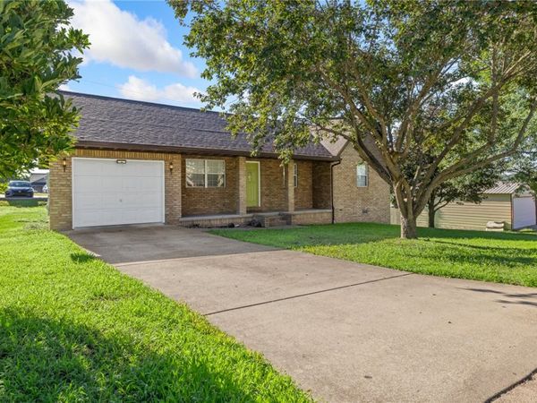 3 Rock Springs Court , Harrison, AR 72601