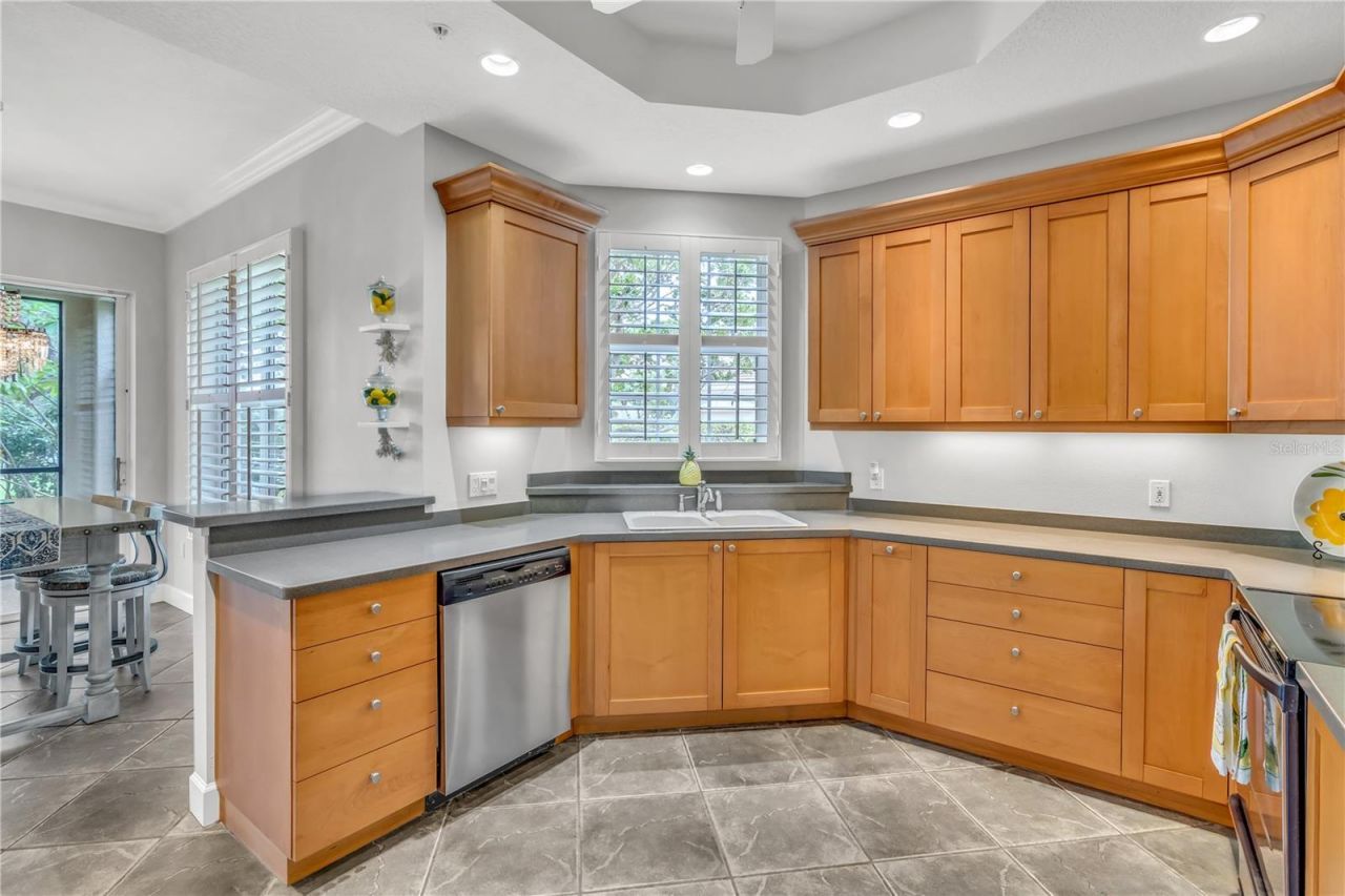 5204 Bouchard Circle, Unit 102, Sarasota, FL 34238 Photo