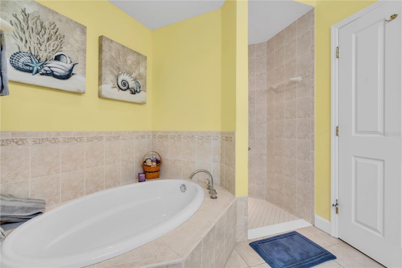 5204 Bouchard Circle, Unit 102, Sarasota, FL 34238 Photo