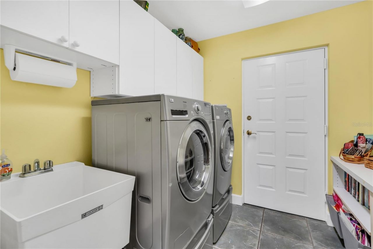 5204 Bouchard Circle, Unit 102, Sarasota, FL 34238 Photo