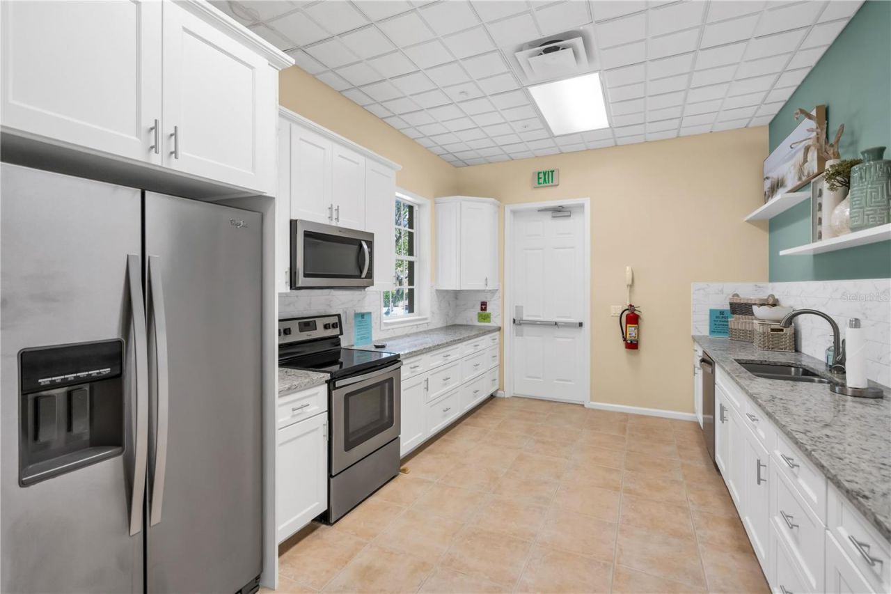 5204 Bouchard Circle, Unit 102, Sarasota, FL 34238 Photo