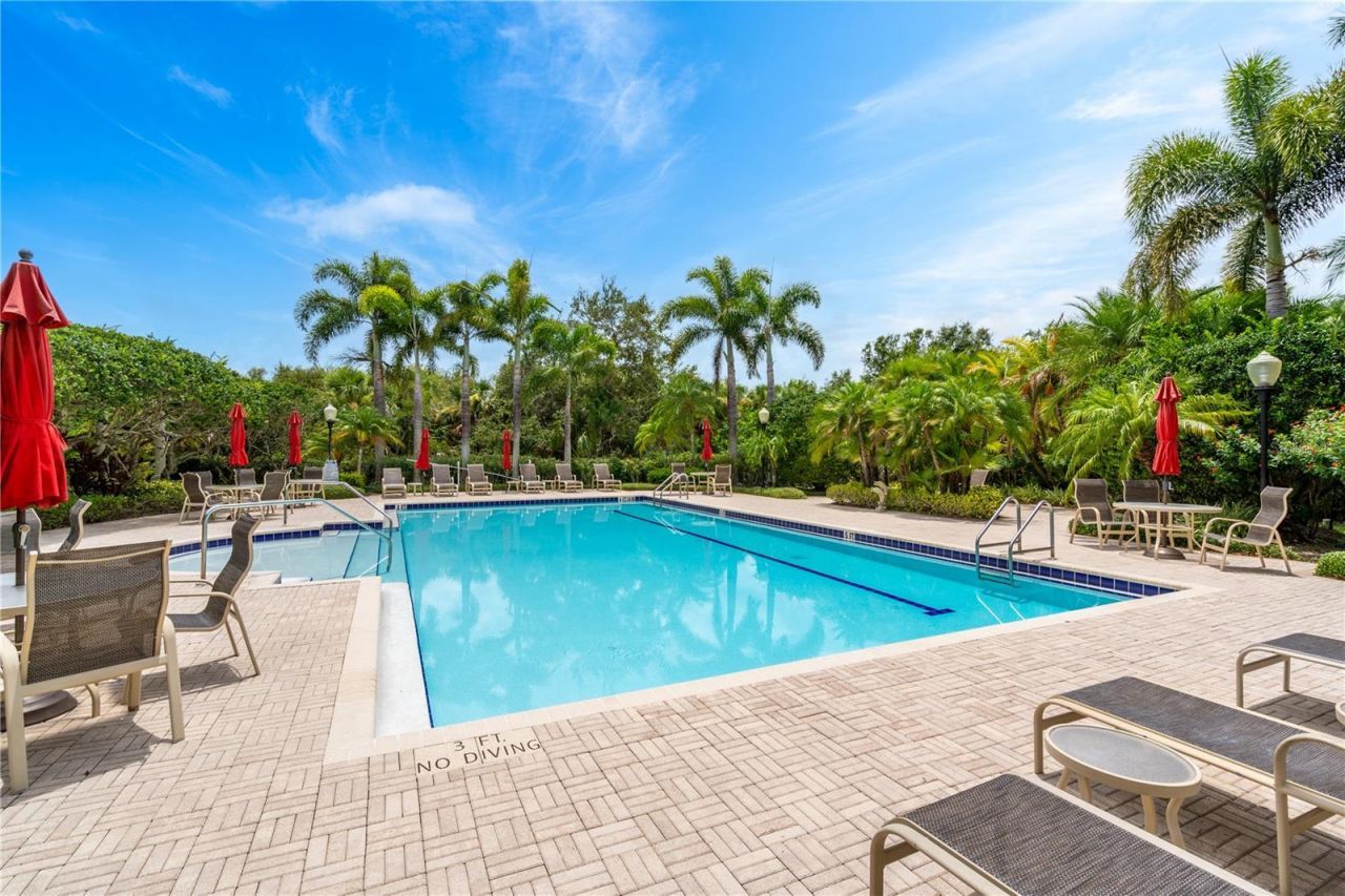 5204 Bouchard Circle, Unit 102, Sarasota, FL 34238 Photo