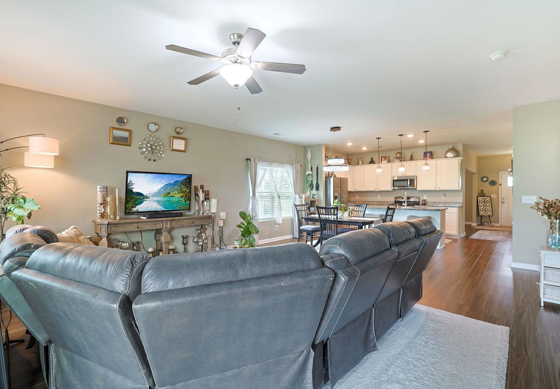 1221 Boswell Ct.  Photo 4