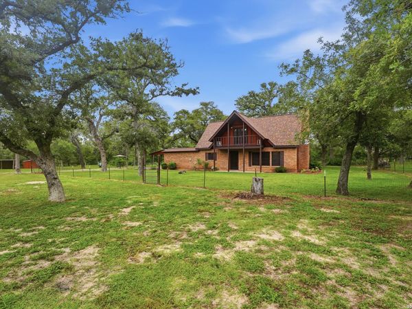 8606 State Highway 123 N, Stockdale, TX 78160