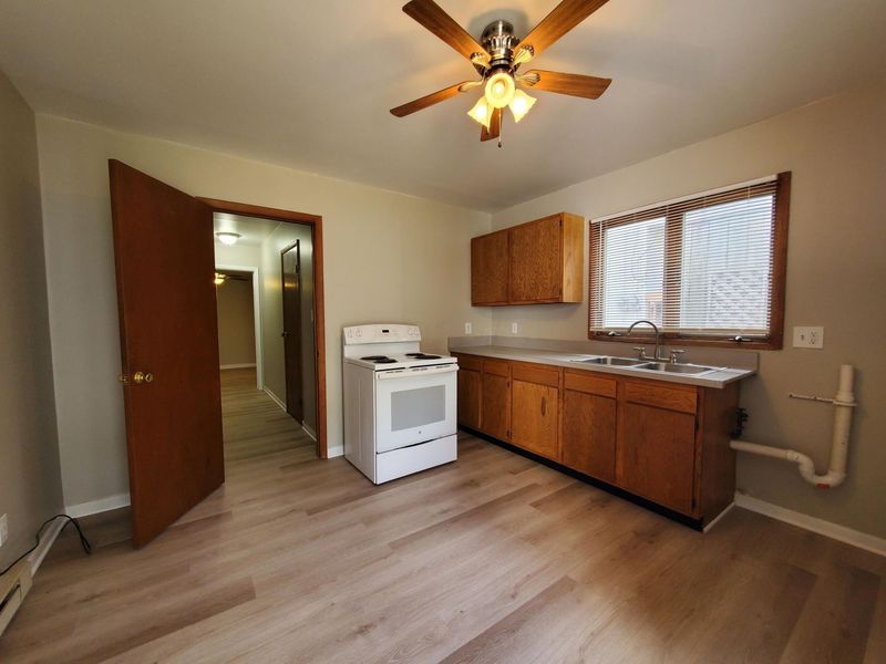 67 E High Street , London, OH 43140 Photo 4