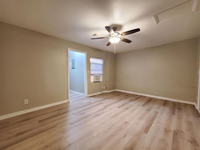 67 E High Street , London, OH 43140 Photo 6