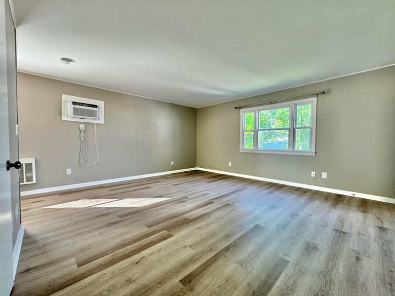 67 E High Street , London, OH 43140 Photo 7