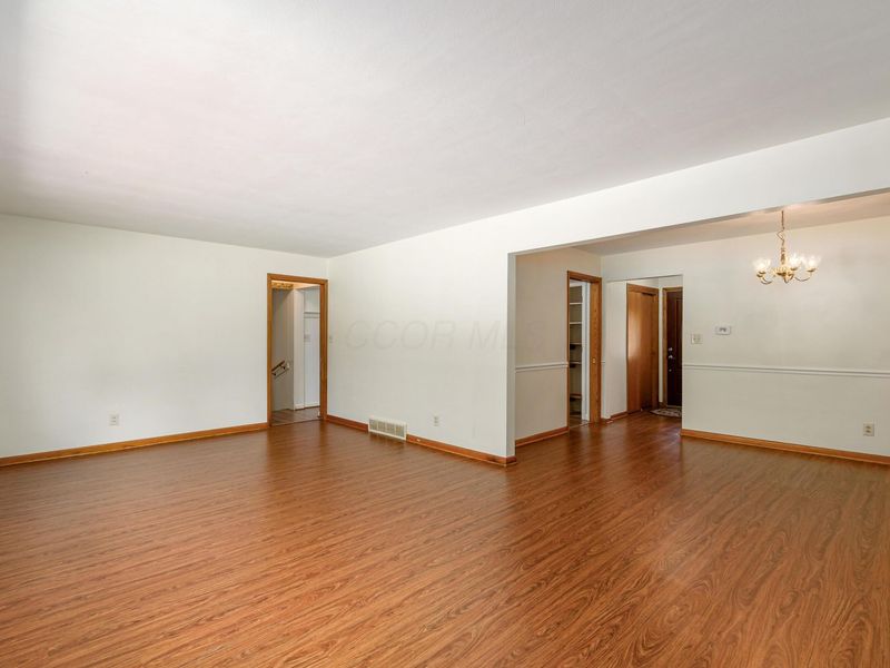 566 Kenwell Drive, Newark, OH 43055 Photo 13