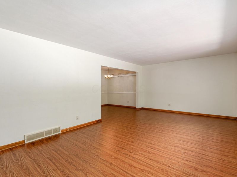 566 Kenwell Drive, Newark, OH 43055 Photo 14