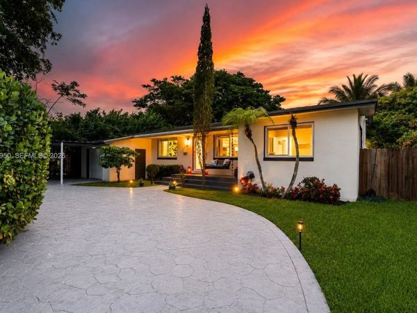 351 NE 117th St , Miami, FL 33161