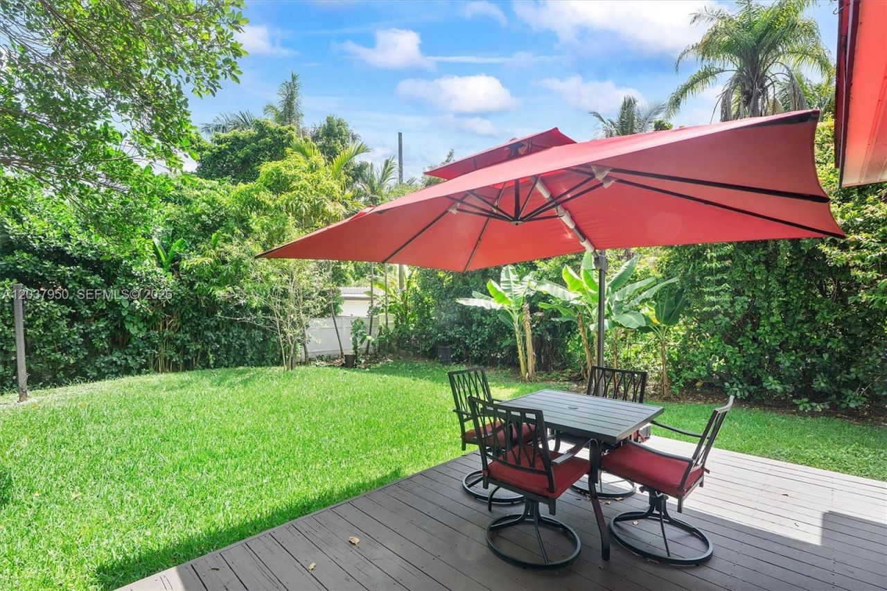 351 NE 117th St, Miami, FL 33161 Photo