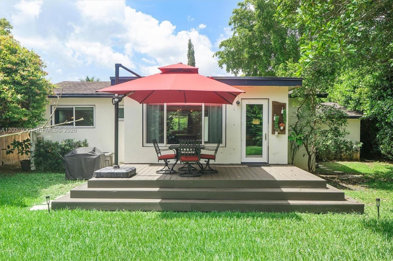 351 NE 117th St, Miami, FL 33161 Photo