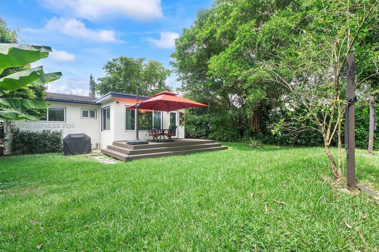 351 NE 117th St, Miami, FL 33161 Photo