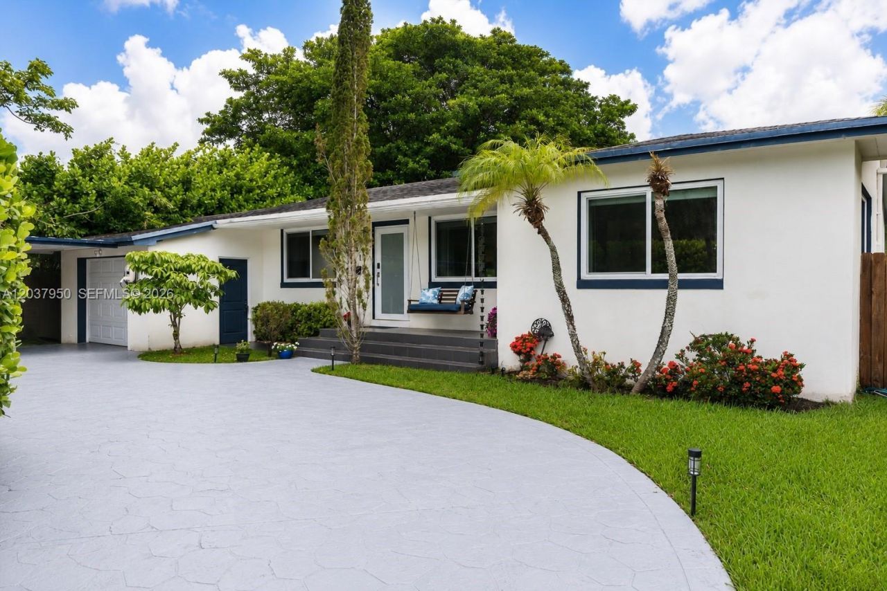 351 NE 117th St, Miami, FL 33161 Photo