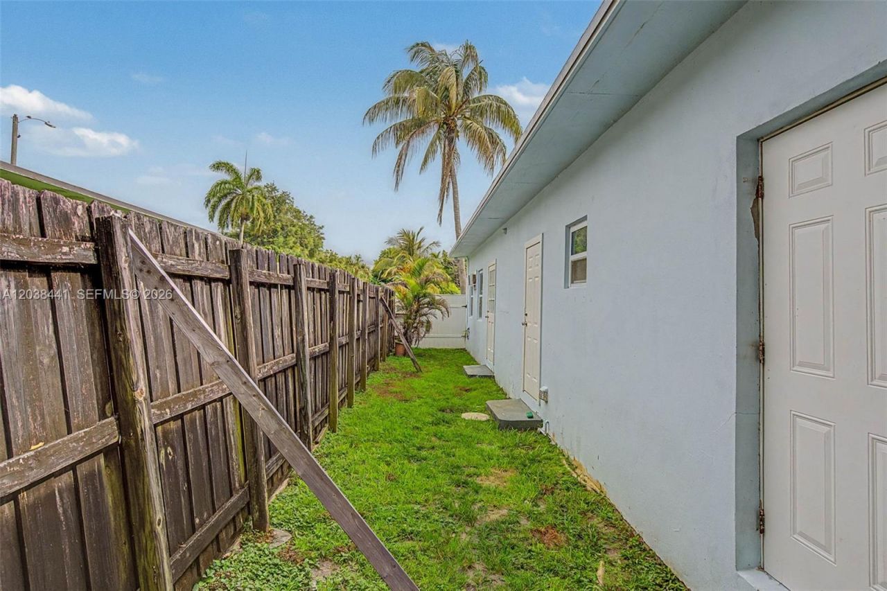 5910 SW 62nd Ter, South Miami, FL 33143 Photo