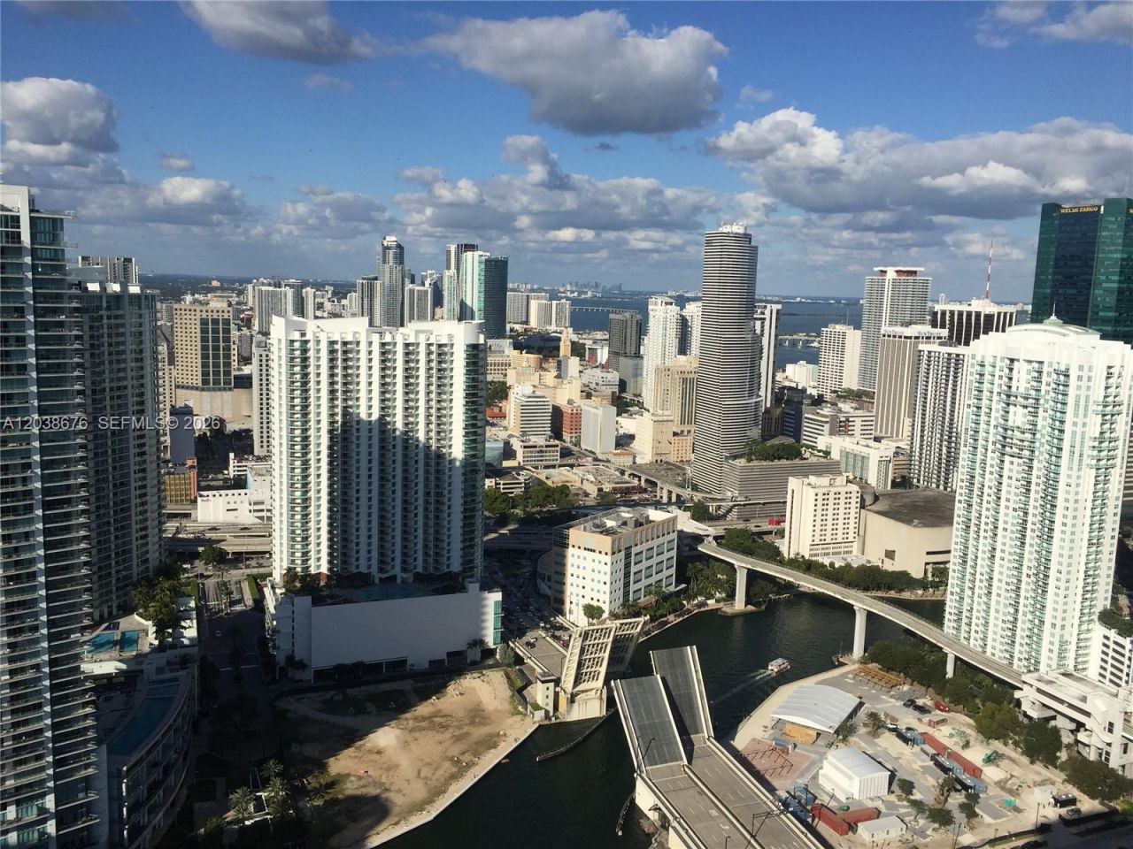 90 SW 3rd St , Unit 4311, Miami, FL 33130 Photo