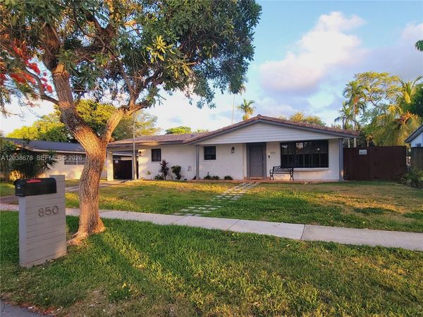 850 NE 182nd Ter , North Miami Beach, FL 33162