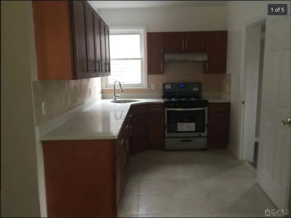 423 Augustine Place , Perth Amboy, NJ 08861