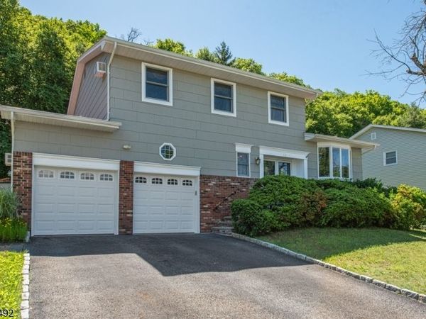 44 Molinari Dr, Wanaque, NJ 07465