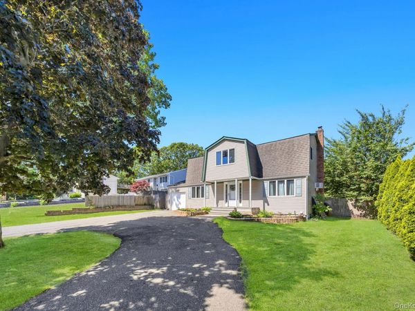 358 Holbrook Road , Ronkonkoma, NY 11779