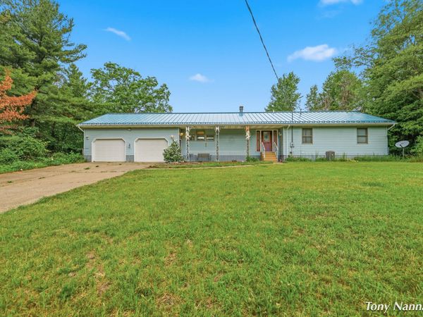 1318 E White Lake Drive, Twin Lake, MI 49457