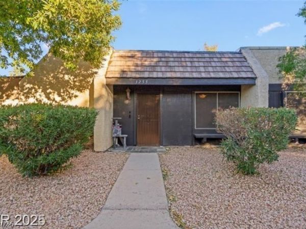 3255 Liahona Way , Las Vegas, NV 89121