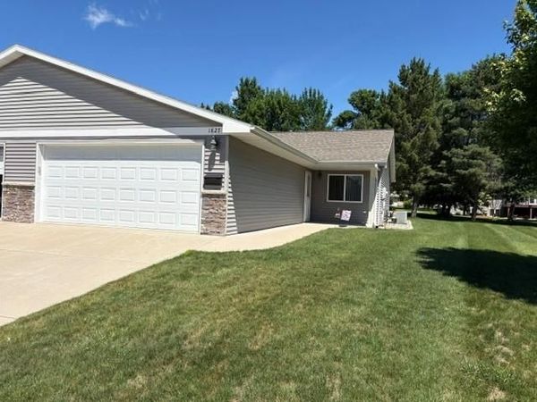 1827 Scenic Heights Court SW, Hutchinson, MN 55350