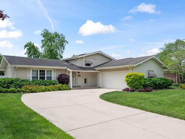 1211 W Haven Drive , Arlington Heights, IL 60005