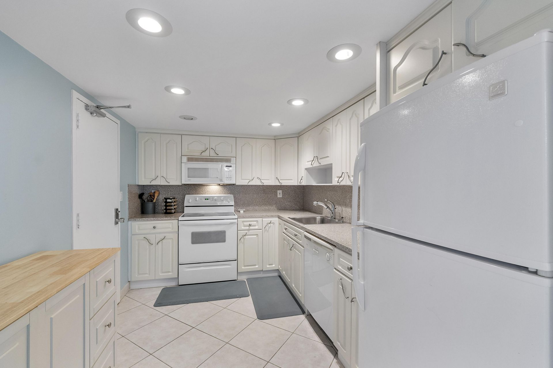 10777 W Sample Road, Unit 918, Coral Springs, FL 33065 Photo