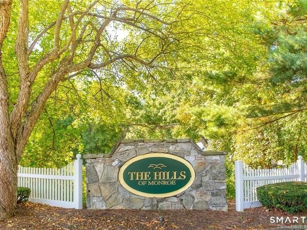 211 Windgate, Unit B, Monroe, CT 06468