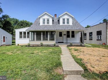 320 S PARK AVENUE, MERCERSBURG, PA 17236