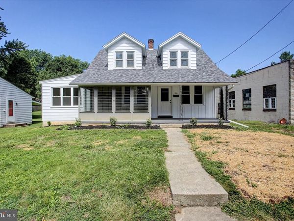 320 S PARK AVENUE, MERCERSBURG, PA 17236