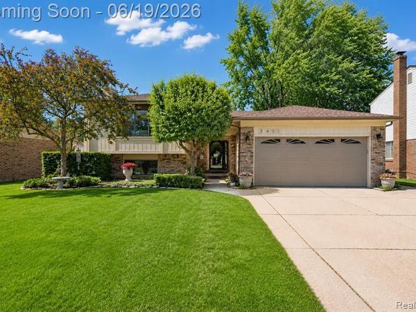 3433 Dobbin Drive, Sterling Heights, MI 48310