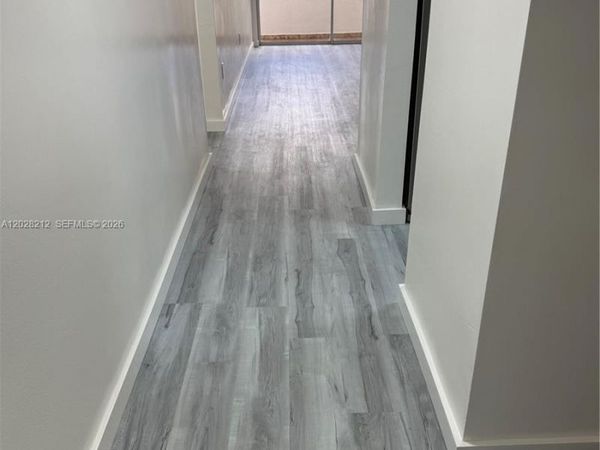 1555 W 44th Pl , Unit 203, Hialeah, FL 33012