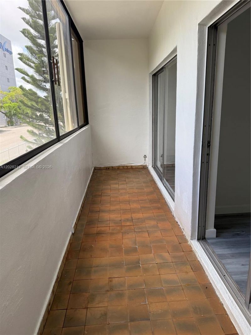 1555 W 44th Pl , Unit 203, Hialeah, FL 33012 Photo