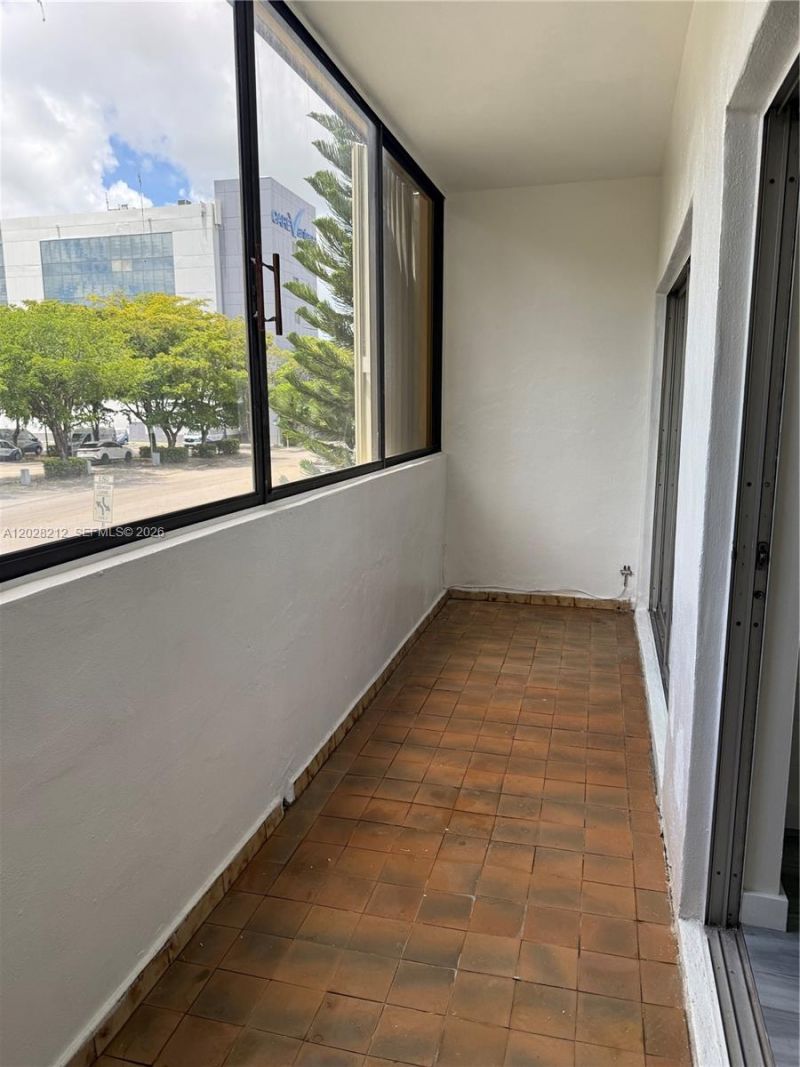 1555 W 44th Pl , Unit 203, Hialeah, FL 33012 Photo